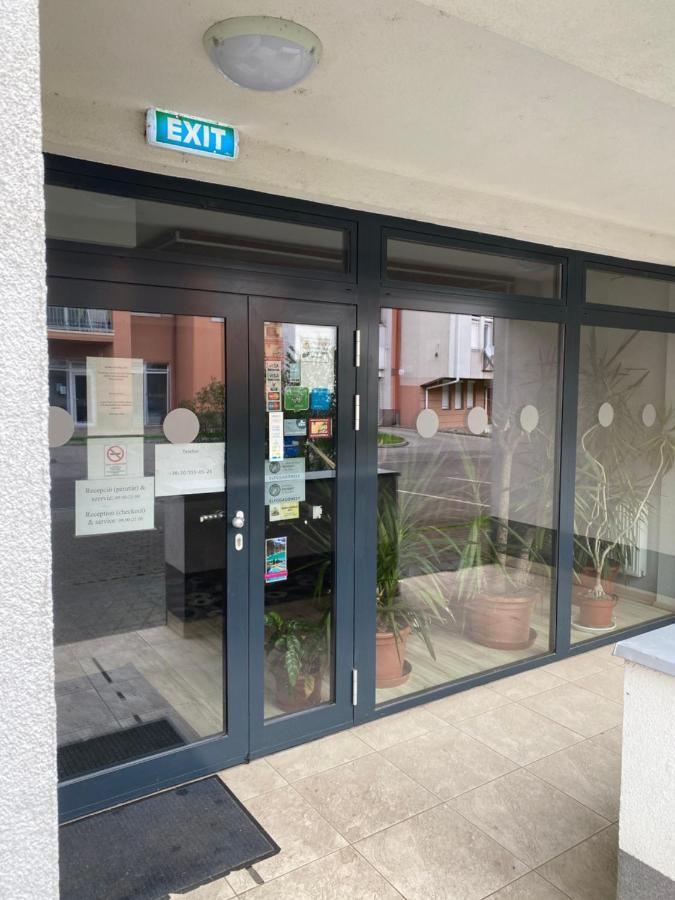 Apartamento Happy Seasons Szoboszlo Hajdúszoboszló Exterior foto