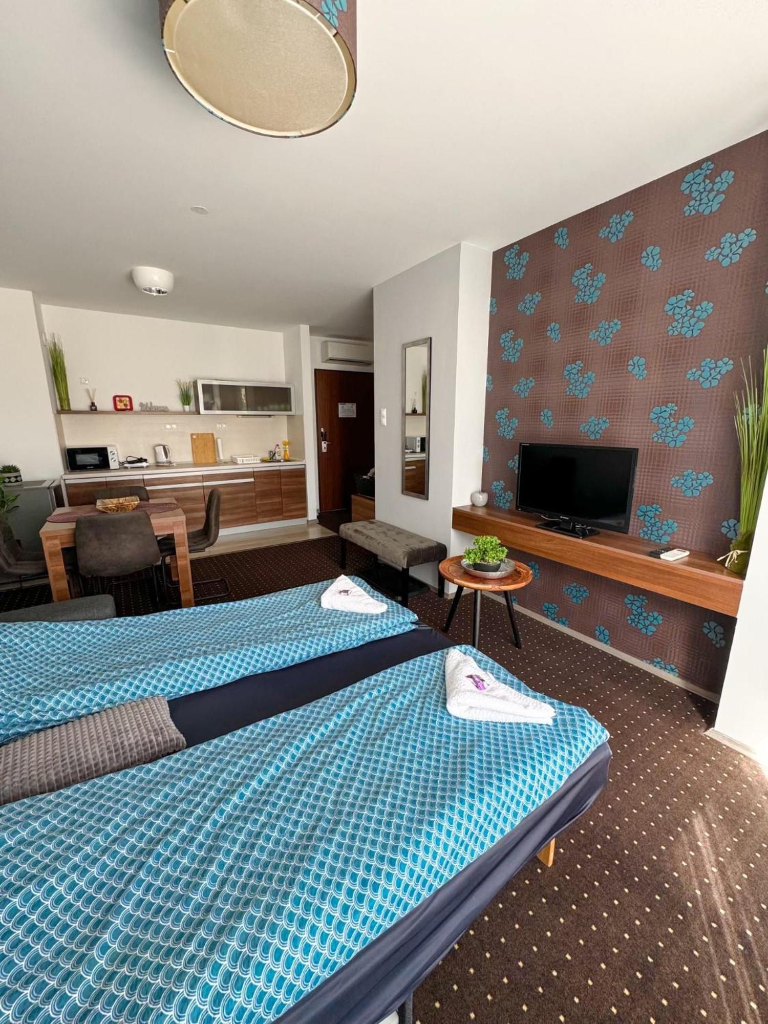 Apartamento Happy Seasons Szoboszlo Hajdúszoboszló Exterior foto